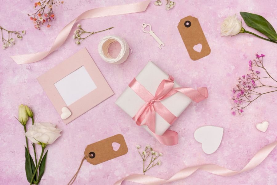 gifts for her collection with personalized and creative gift ideas for special occasions